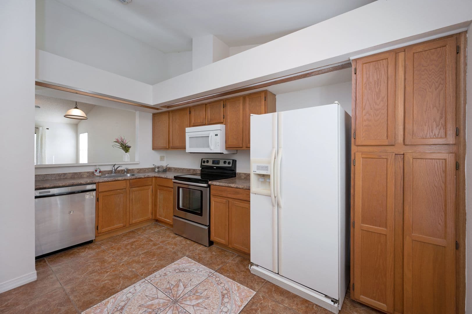 Sanford Condo: 102 Candlewick Ct