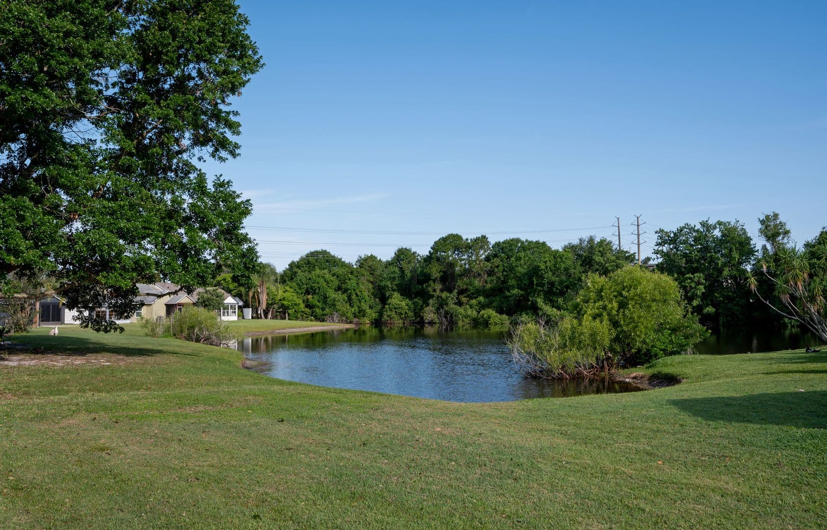 Sanford Condo: 102 Candlewick Ct