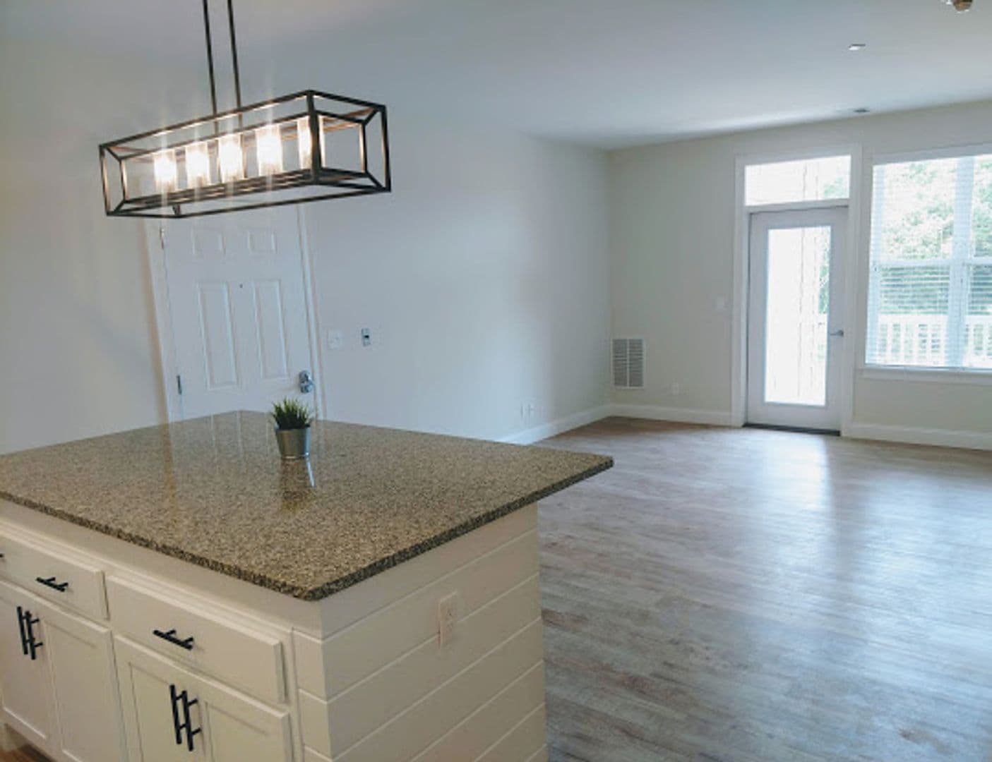 Essex Apartment: 27 Plains Road