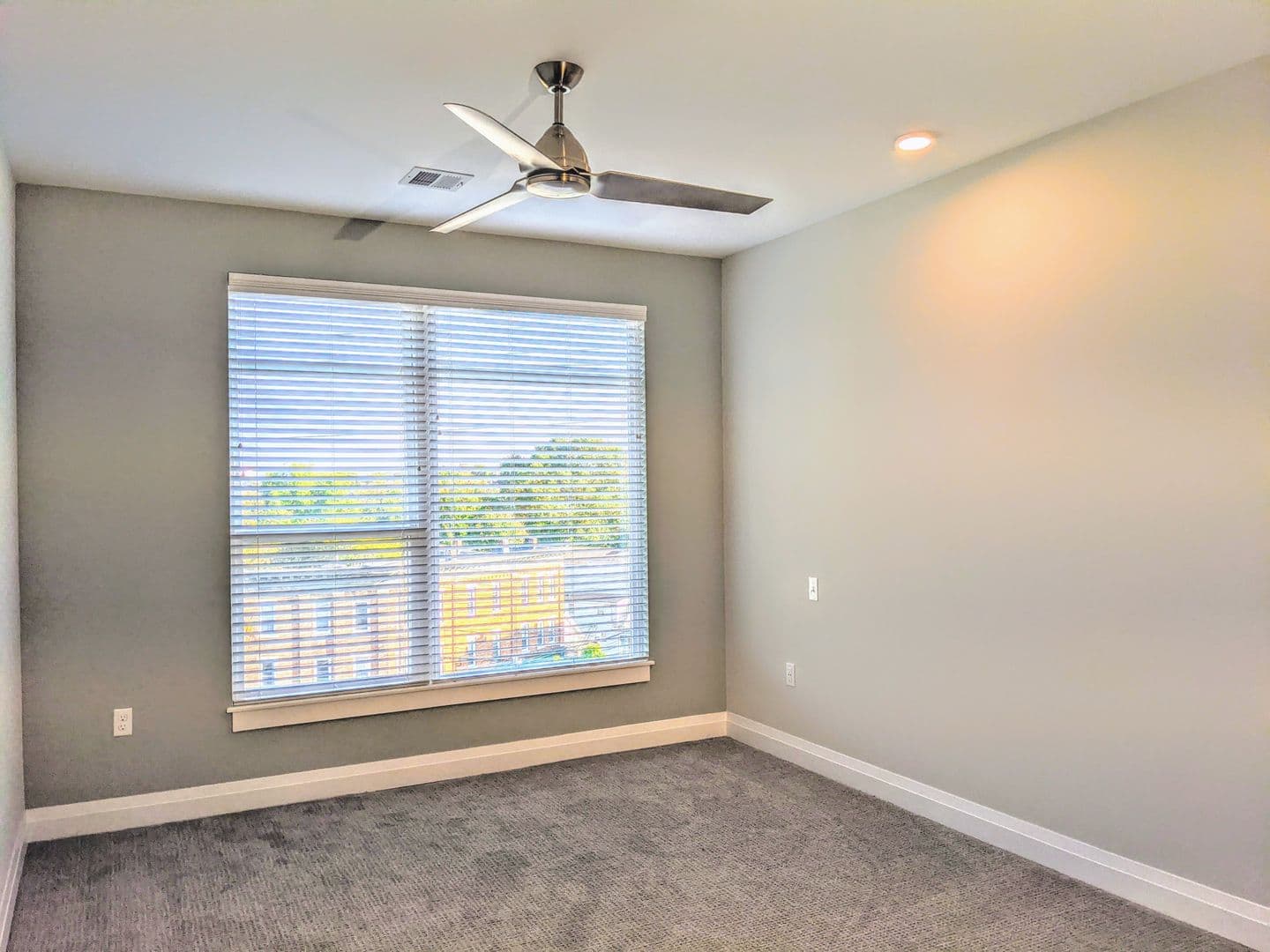 Norwalk Apartment: 1 Bates Court
