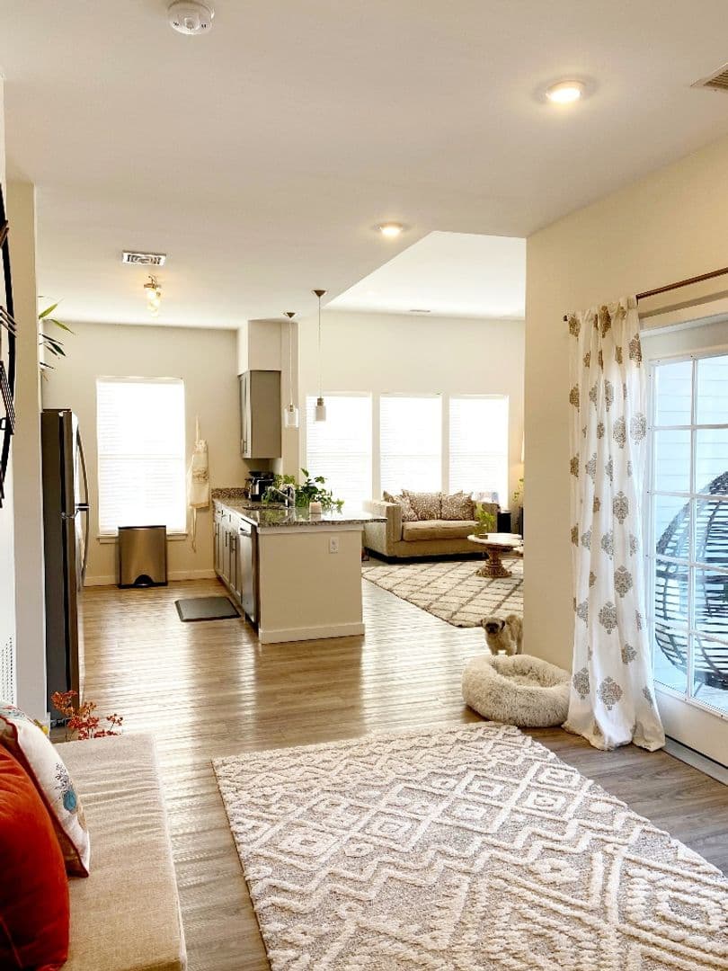 Norwalk Apartment: 1 Smith Street