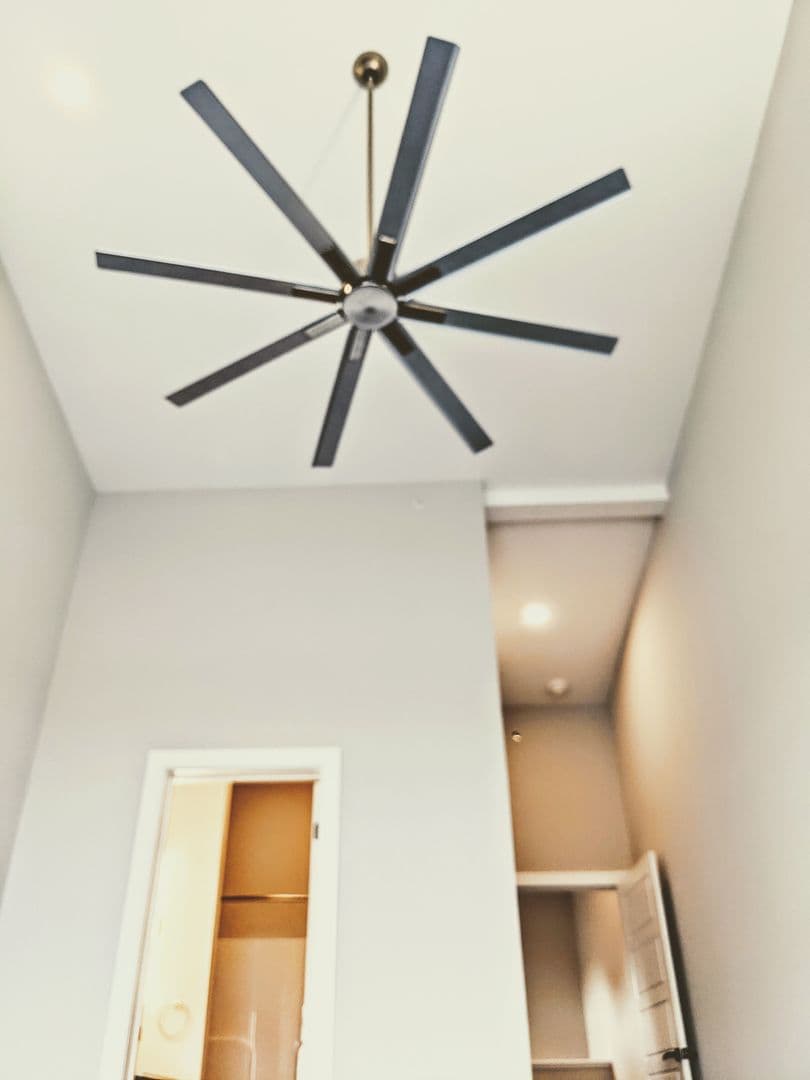 Norwalk Apartment: 1 Bates Court