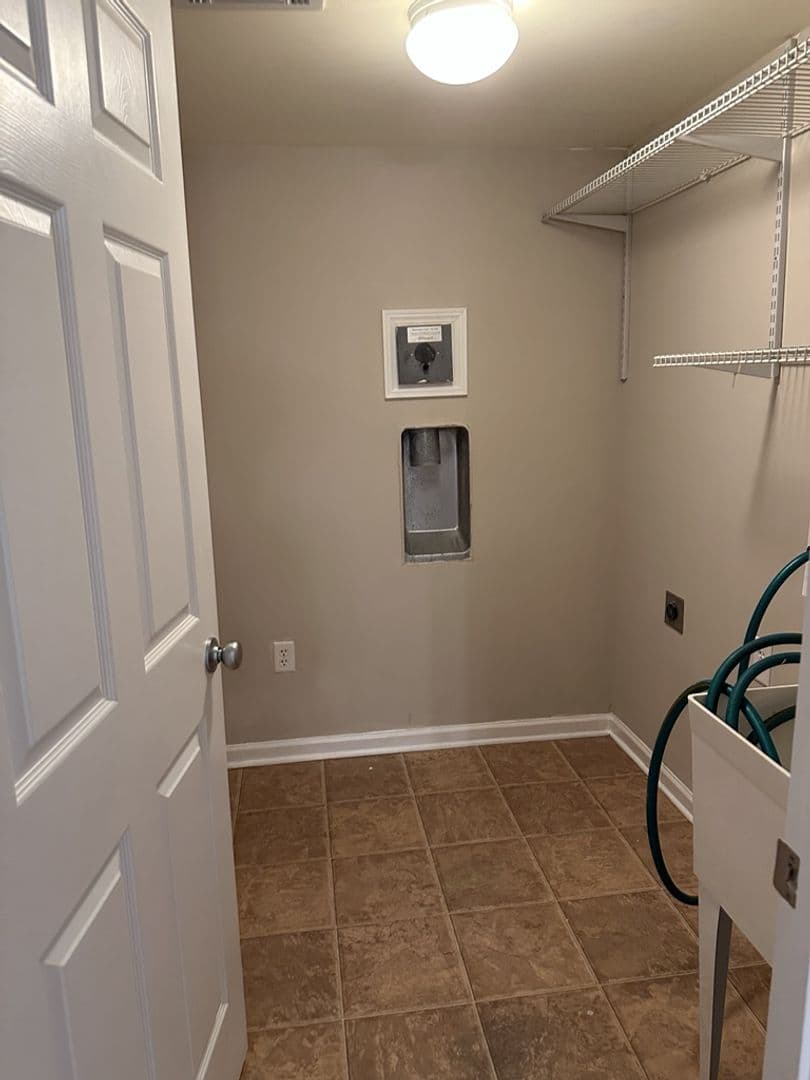 Pooler House: 169 Regency Circle