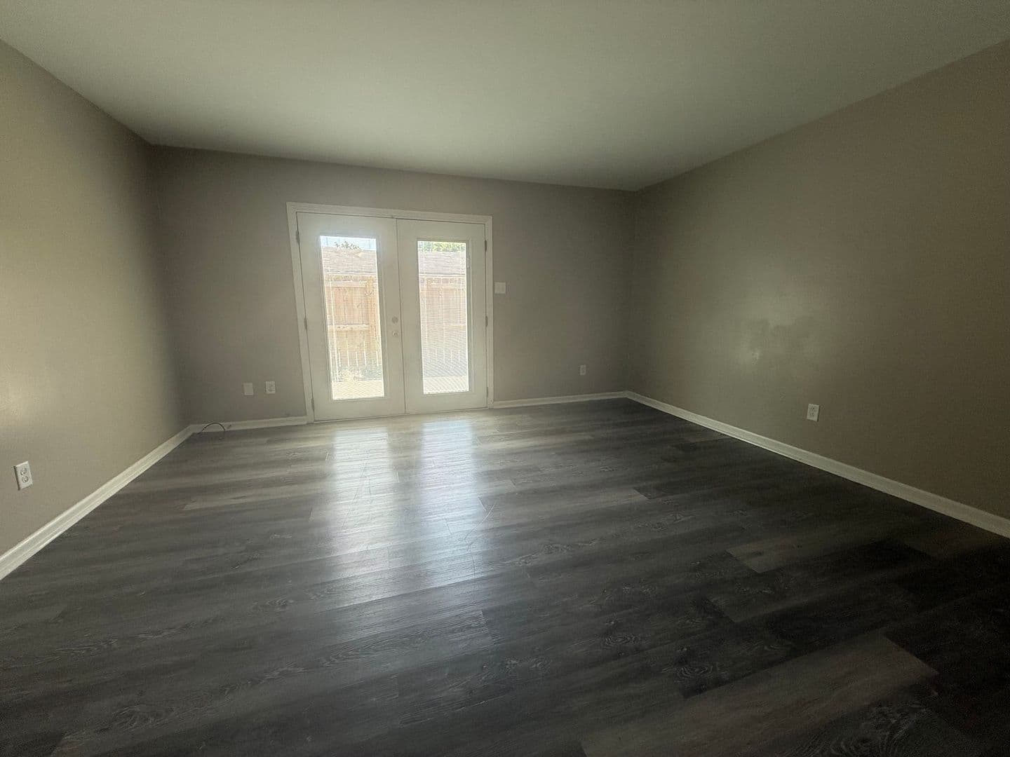 Lawrence Apartment: Boy Scout Road