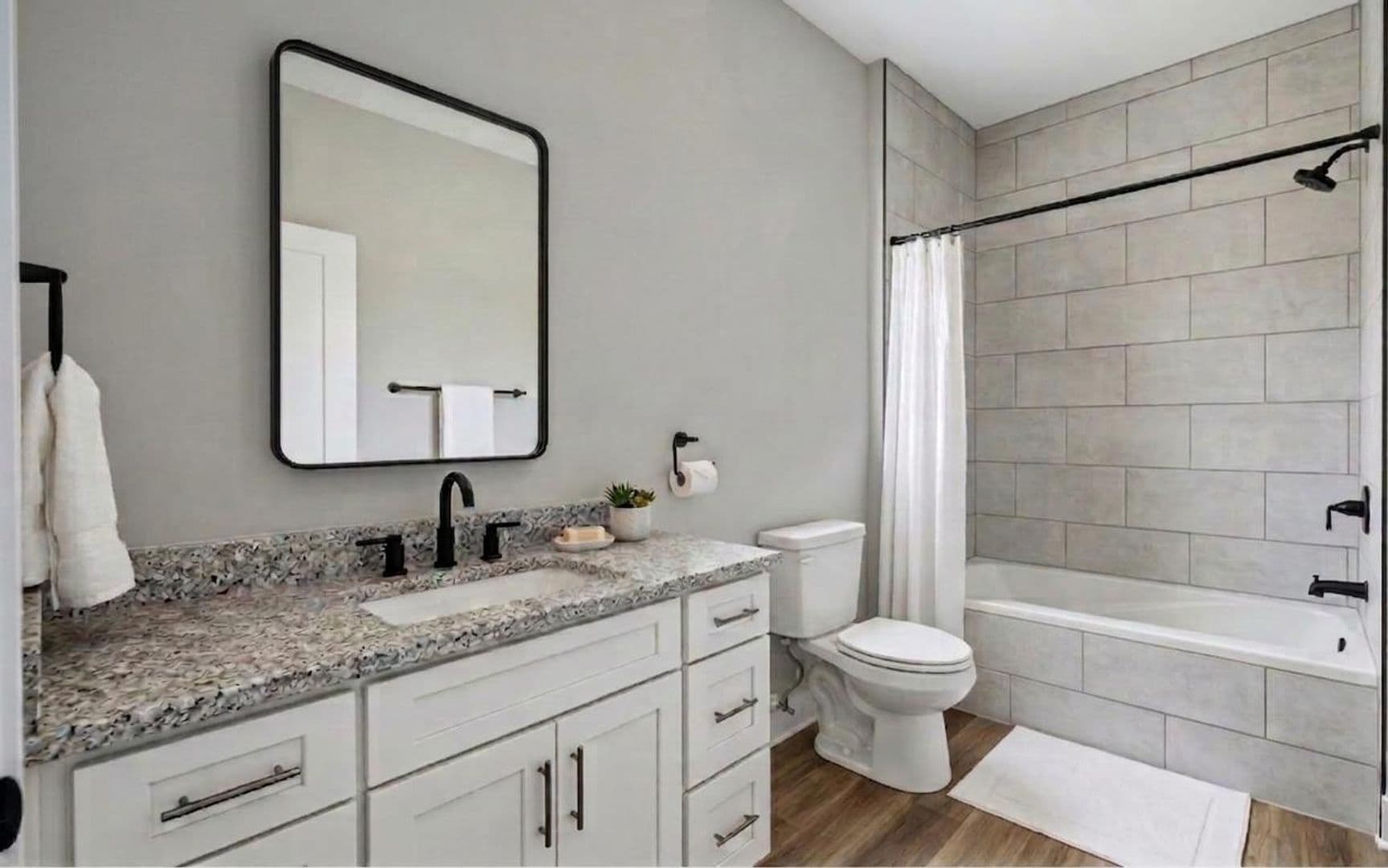 Indianapolis Apartment: Applegate Street