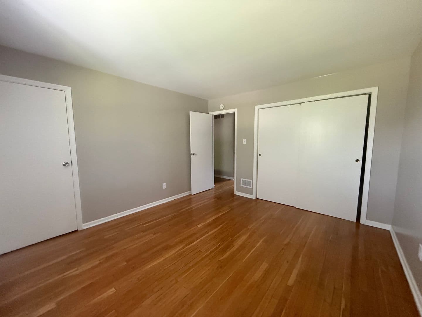 Lawrence Apartment: Boy Scout Road