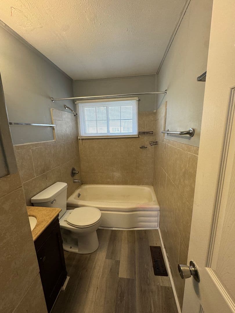 Indianapolis House: 4715 E 33rd St