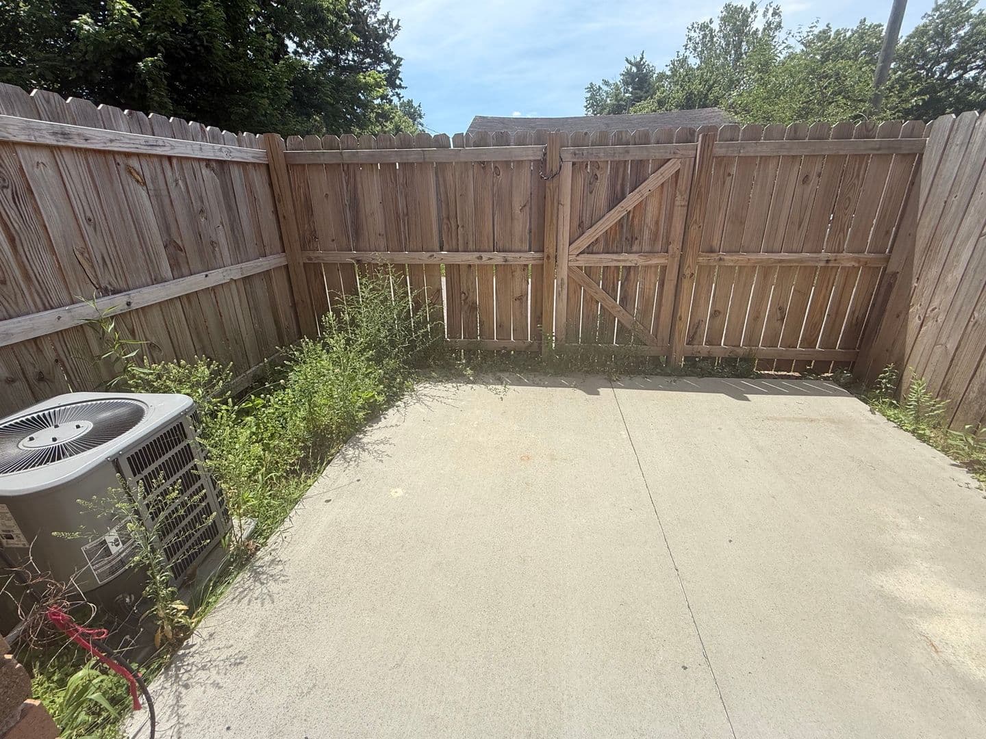 Lawrence Apartment: Boy Scout Road