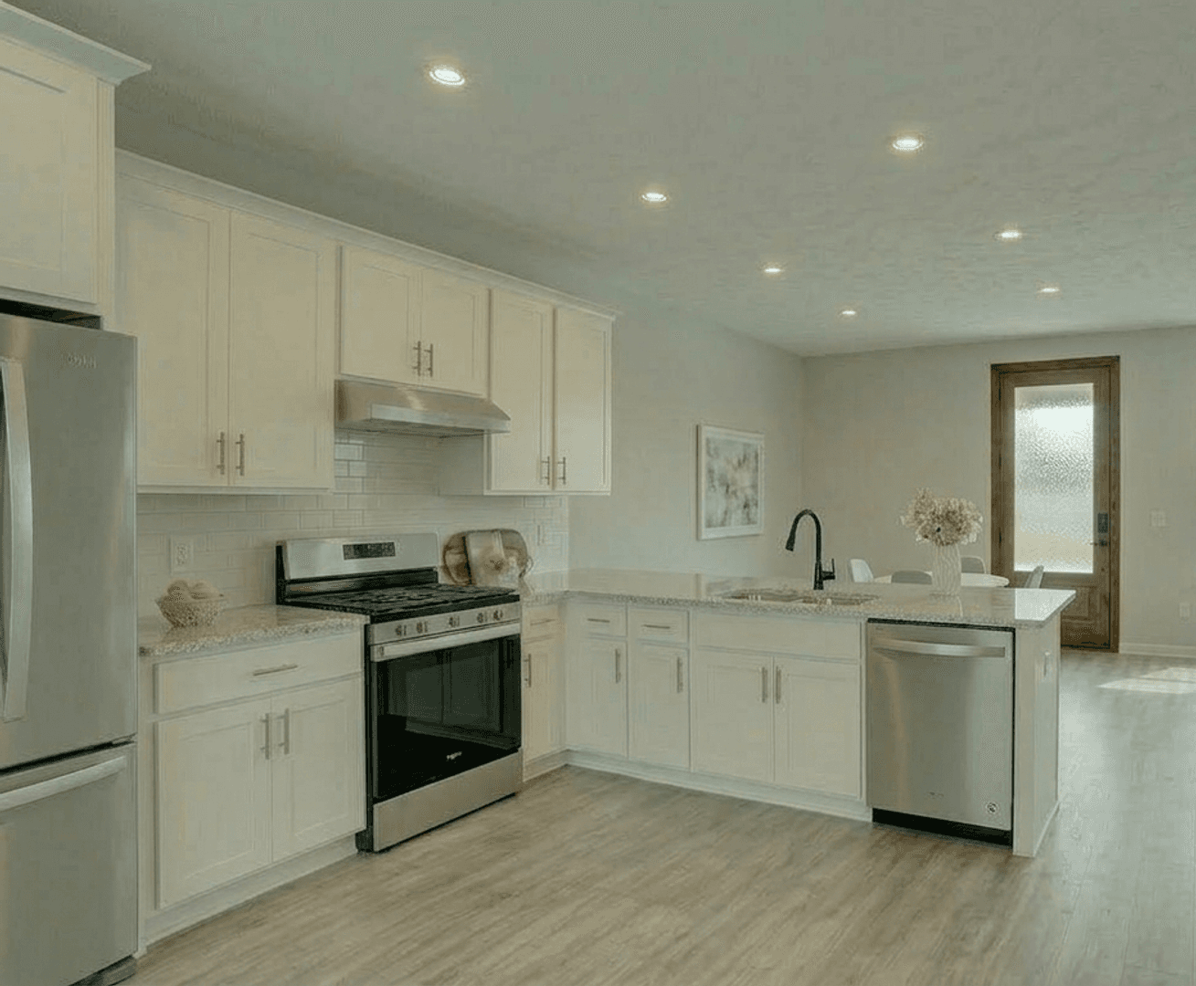Indianapolis Apartment: Applegate Street