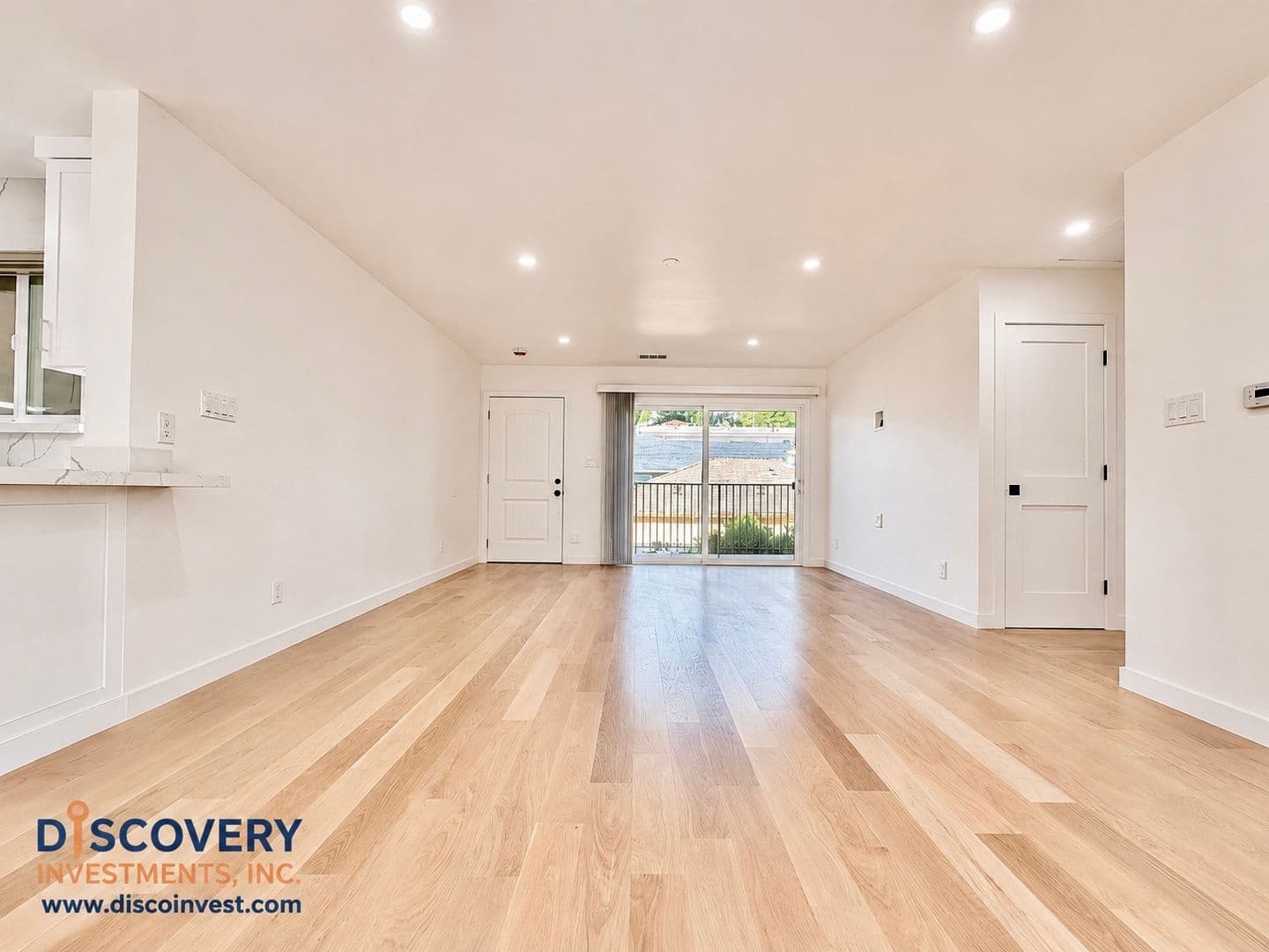 Oakland Apartment: 3939 Midvale Avenue
