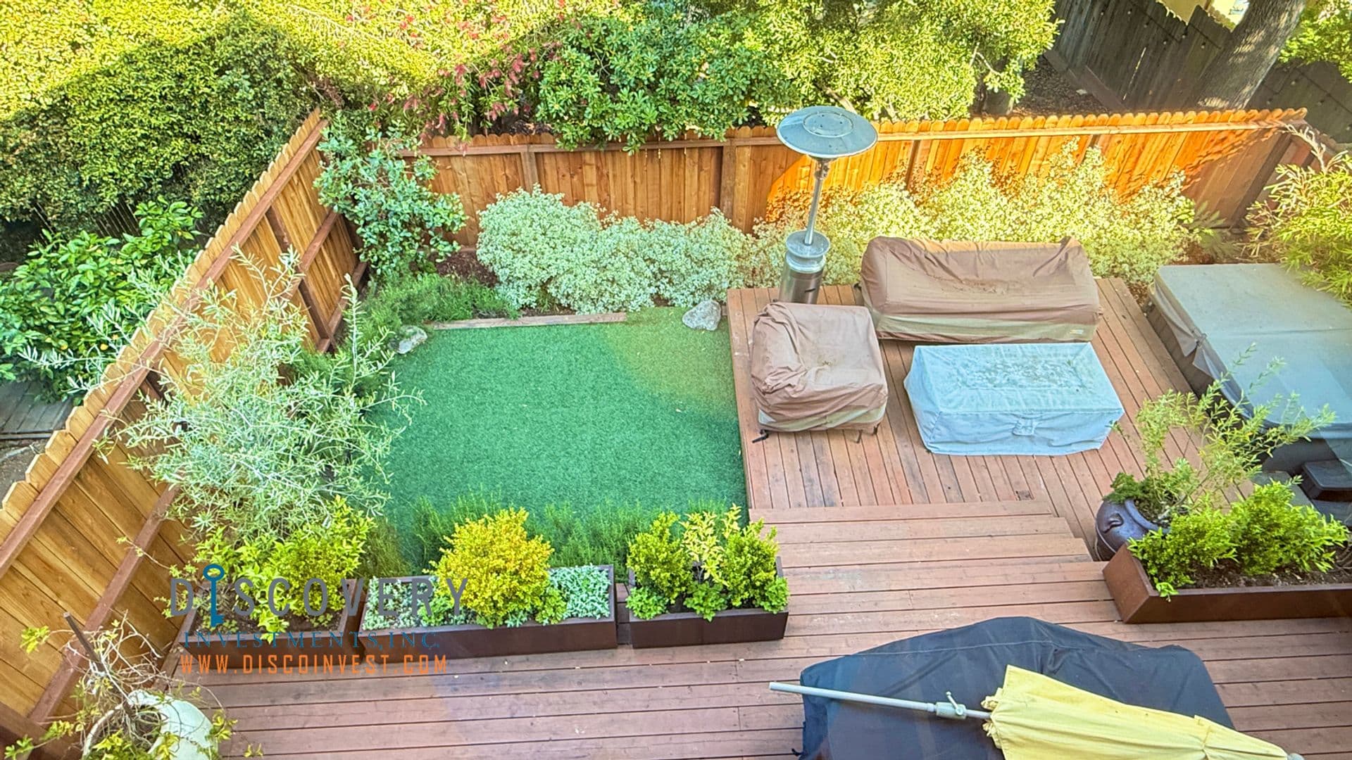 Oakland House: 4624 Dolores Ave.