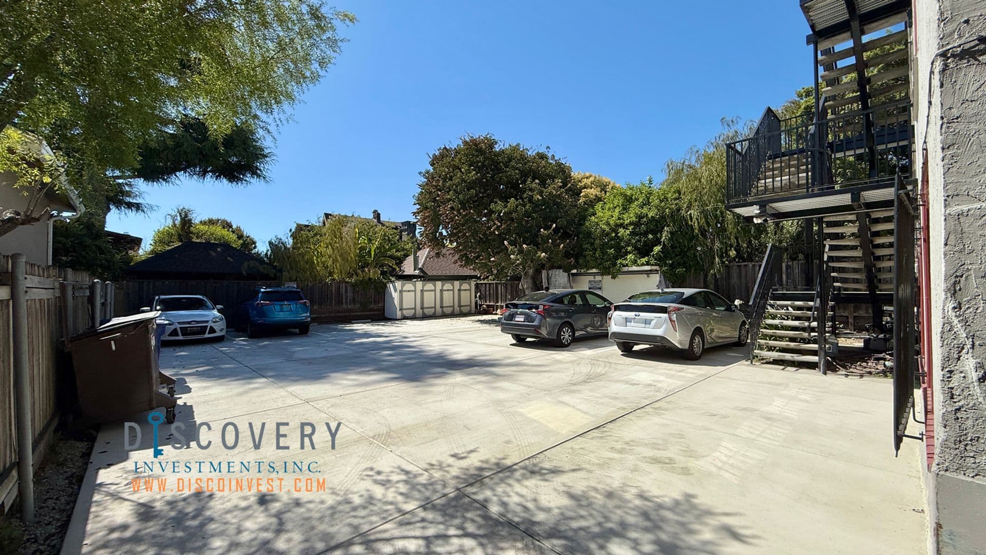 Berkeley Apartment: 2814 College Ave.