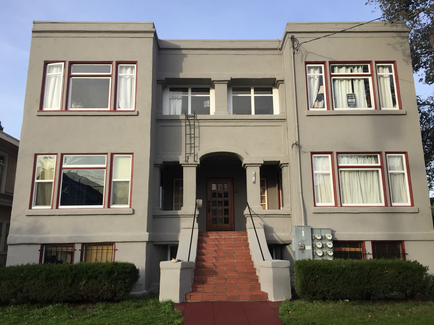 Berkeley Apartment: 2814 College Ave.