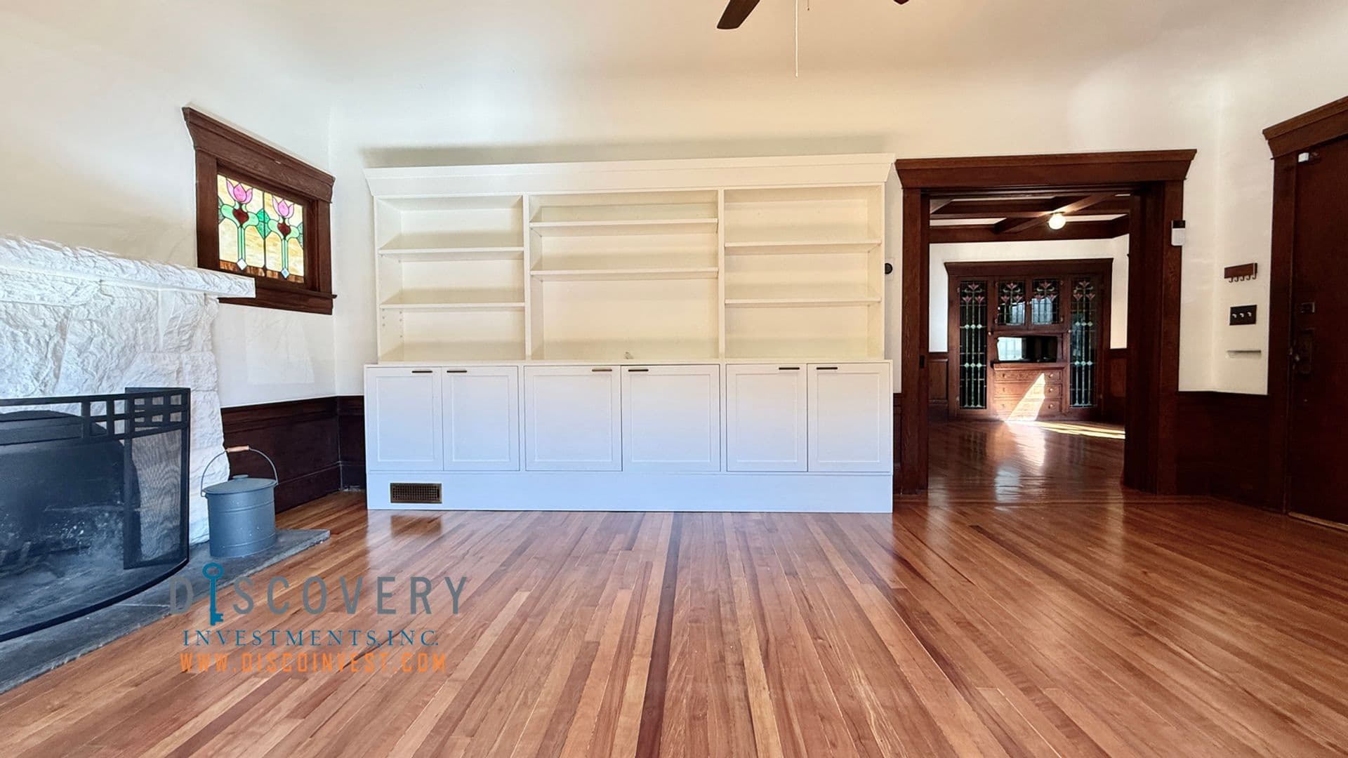 Oakland House: 4624 Dolores Ave.