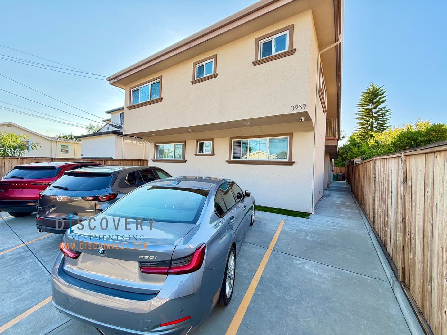 Oakland Apartment: 3939 Midvale Avenue