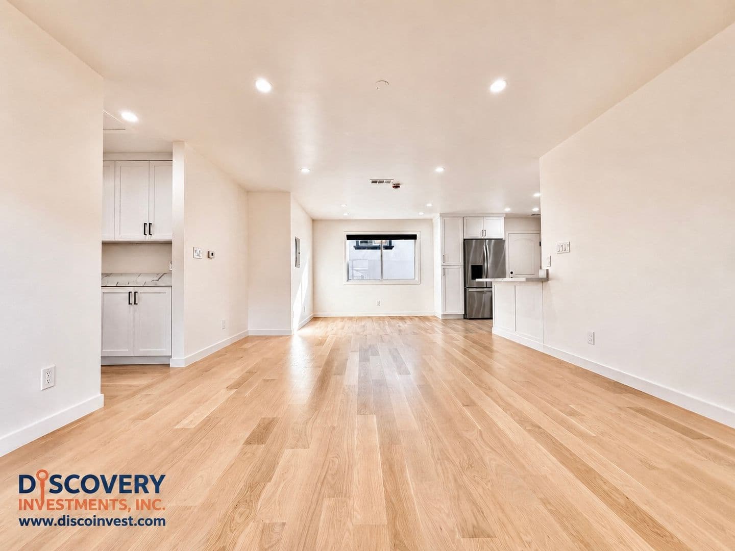 Oakland Apartment: 3939 Midvale Avenue