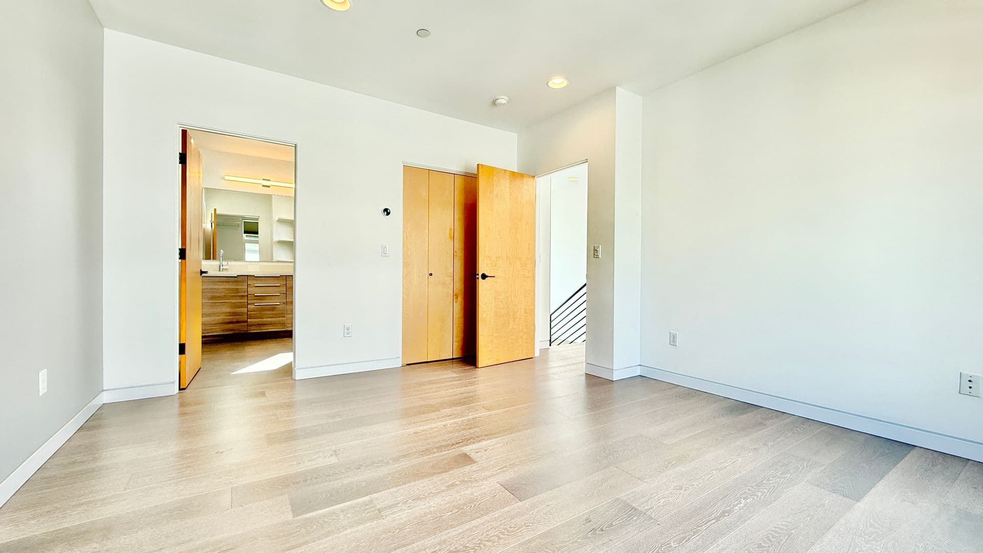 Oakland Townhome: 3235 Louise St. #C