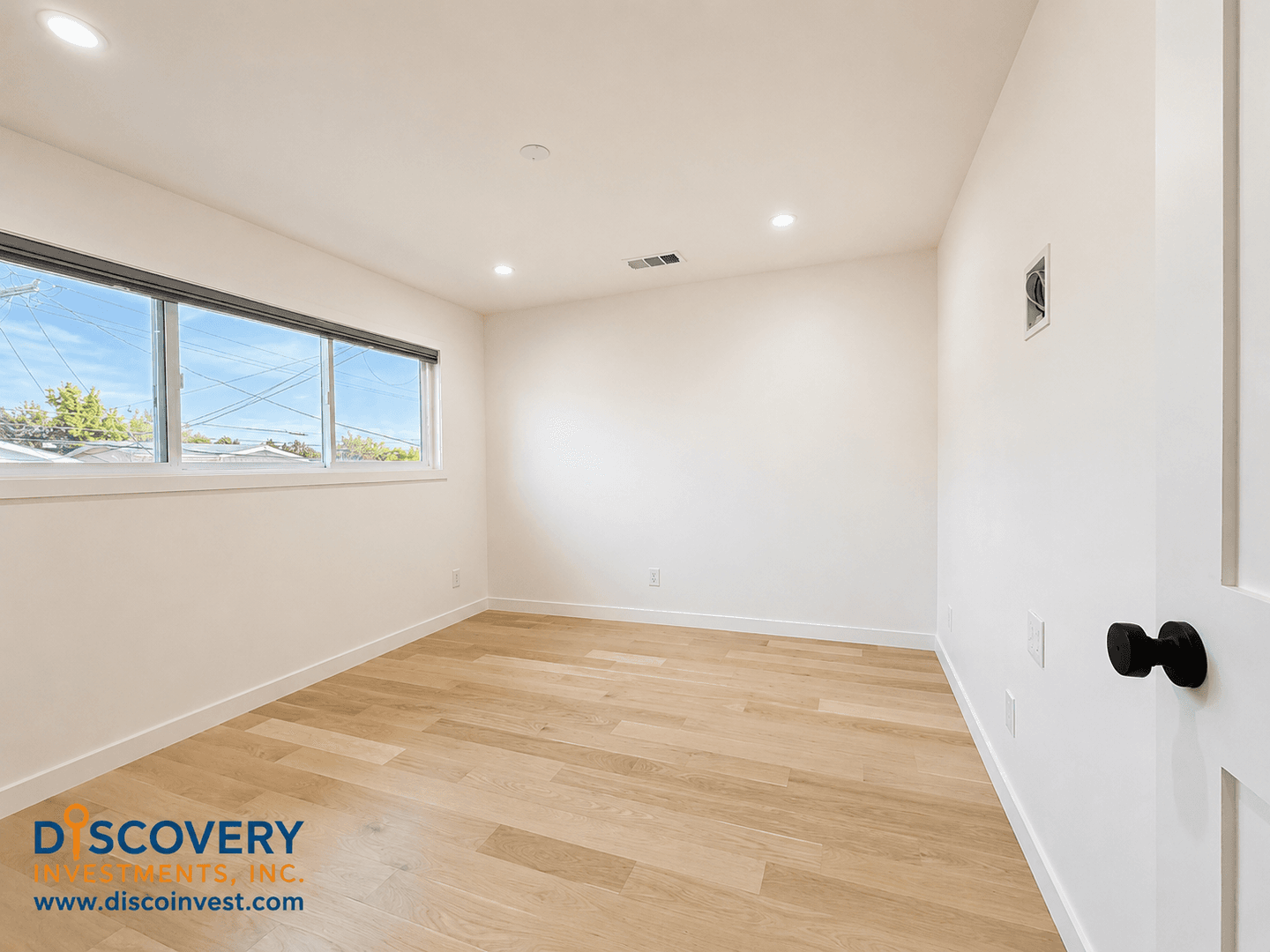 Oakland Apartment: 3939 Midvale Avenue
