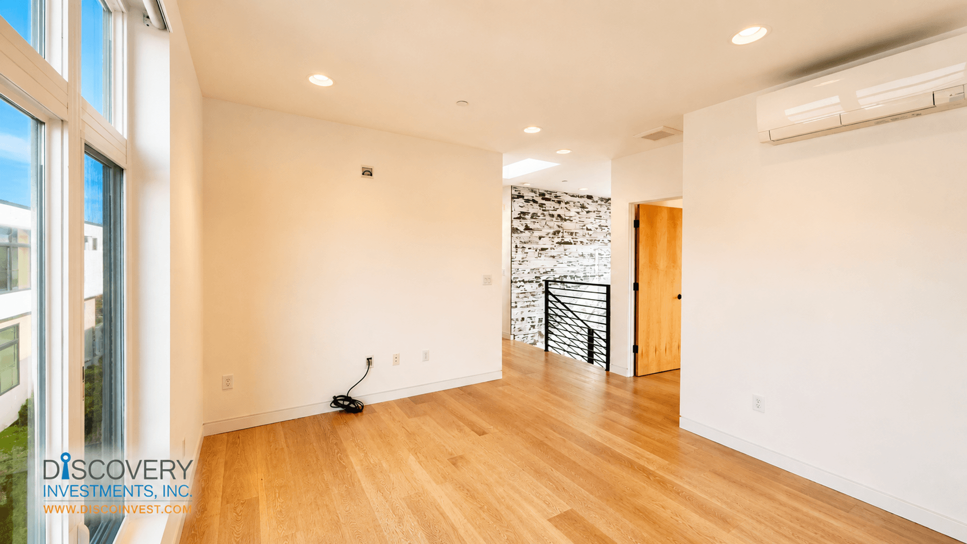 Oakland Townhome: 3235 Louise St. #C