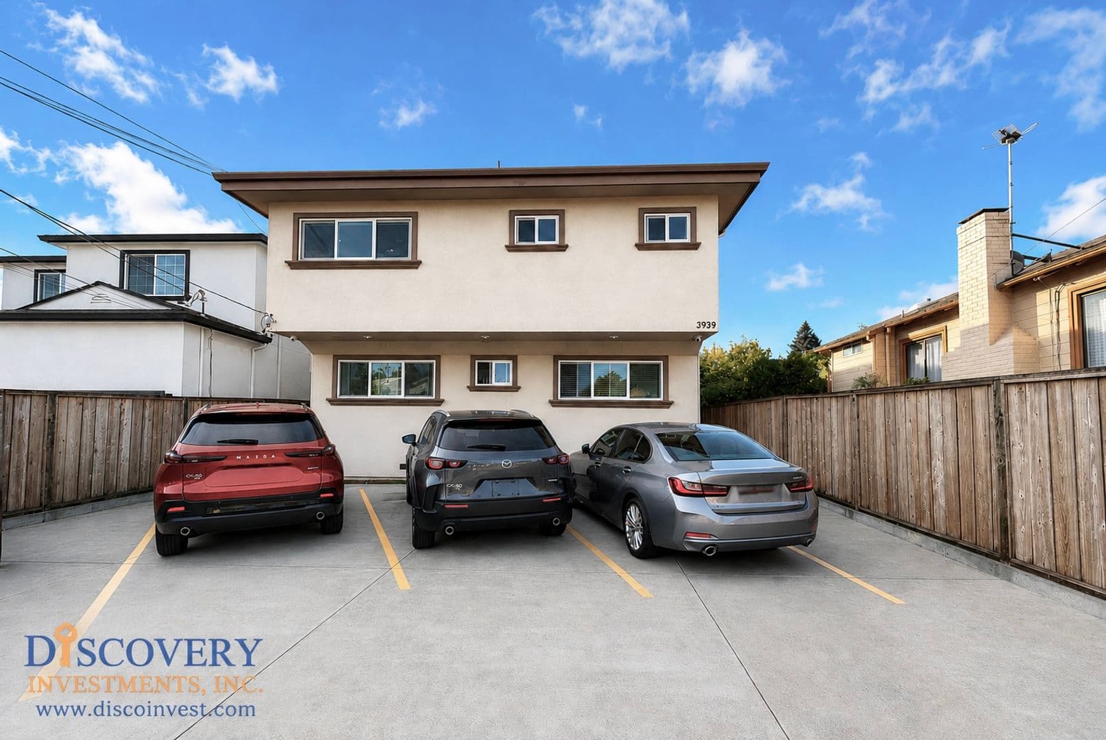 Oakland Apartment: 3939 Midvale Avenue