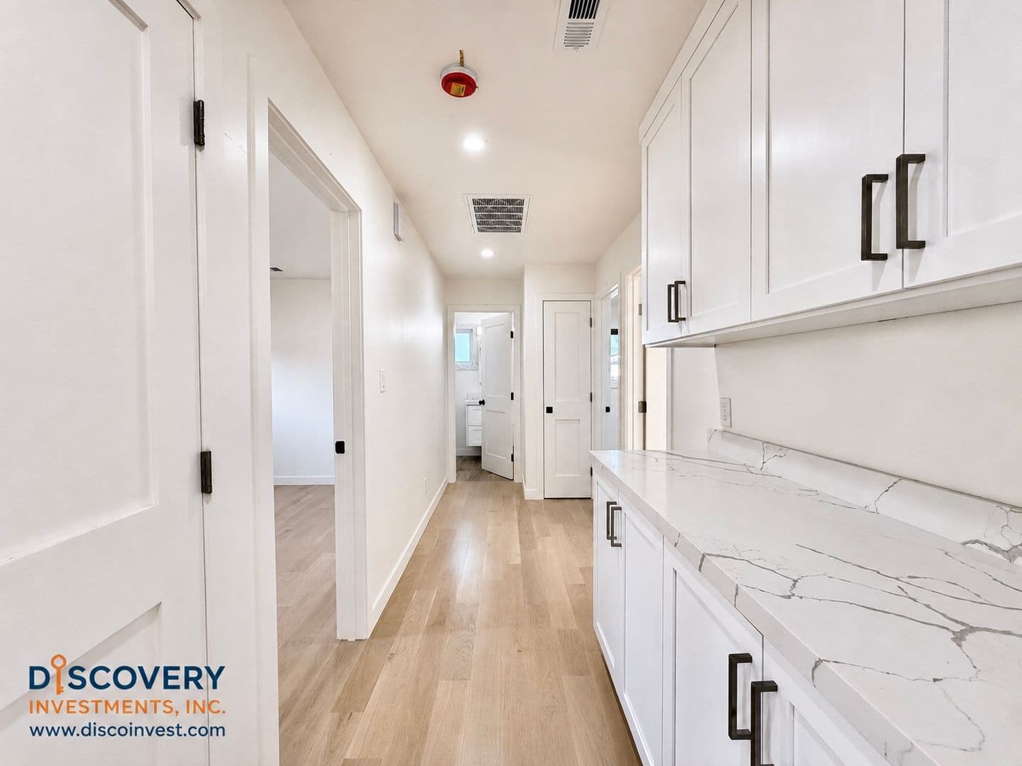 Oakland Apartment: 3939 Midvale Avenue