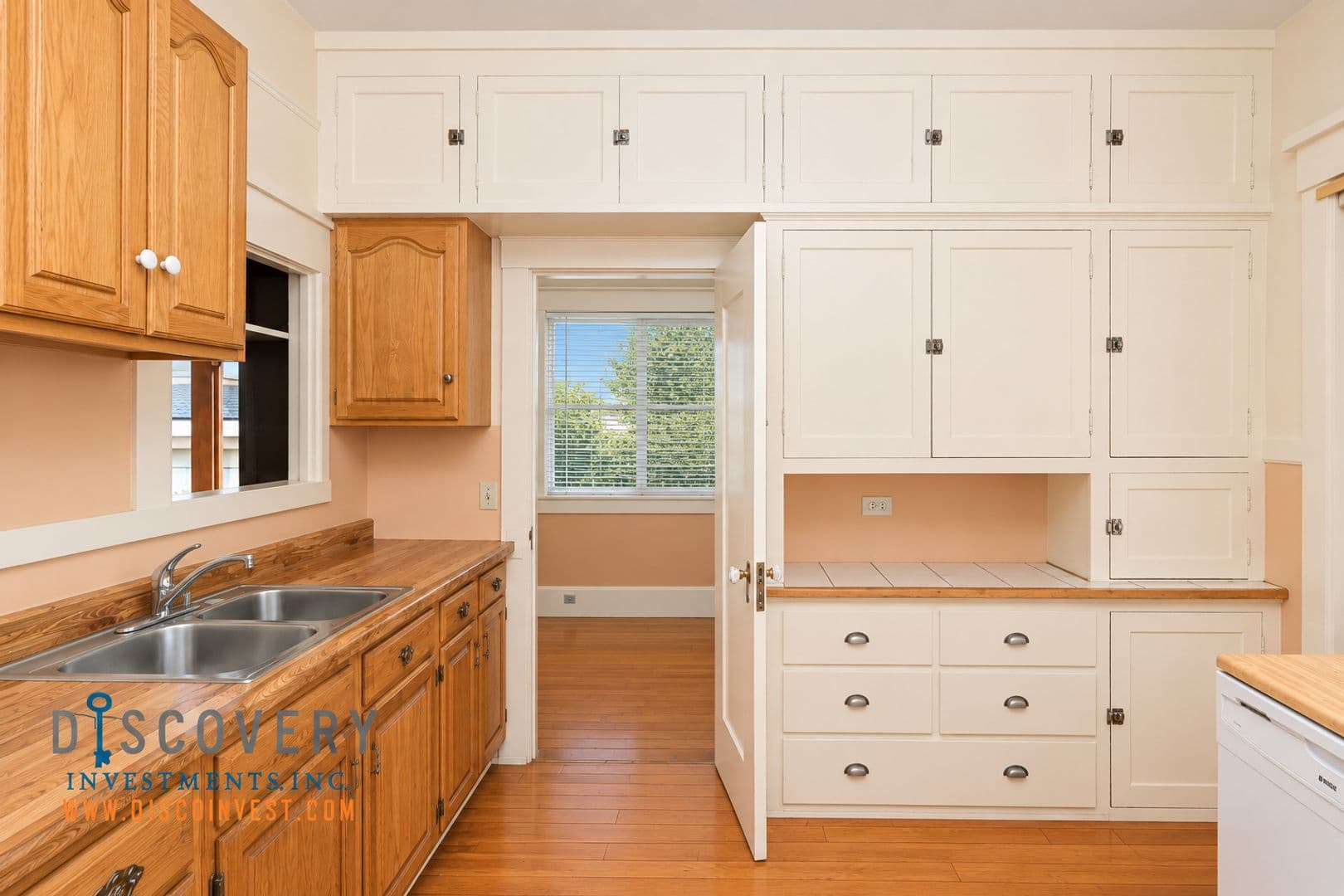 Berkeley Apartment: 2814 College Ave.