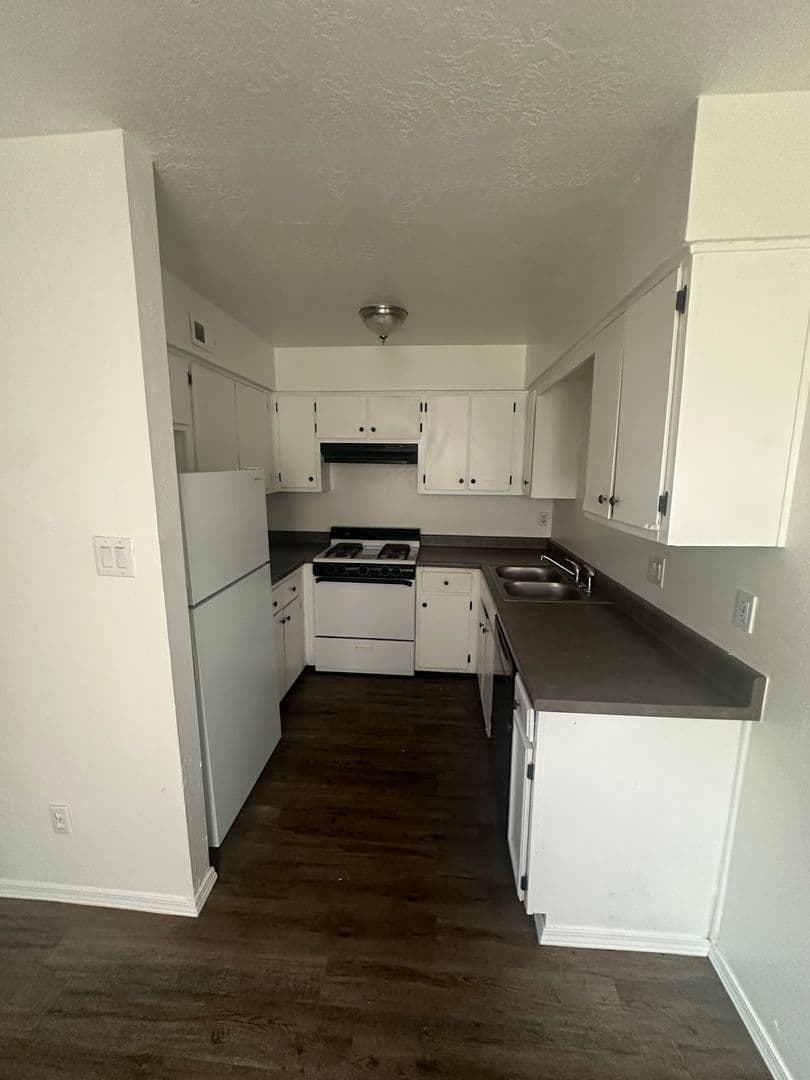 Albuquerque Apartment: 1237 B Menaul Blvd NW