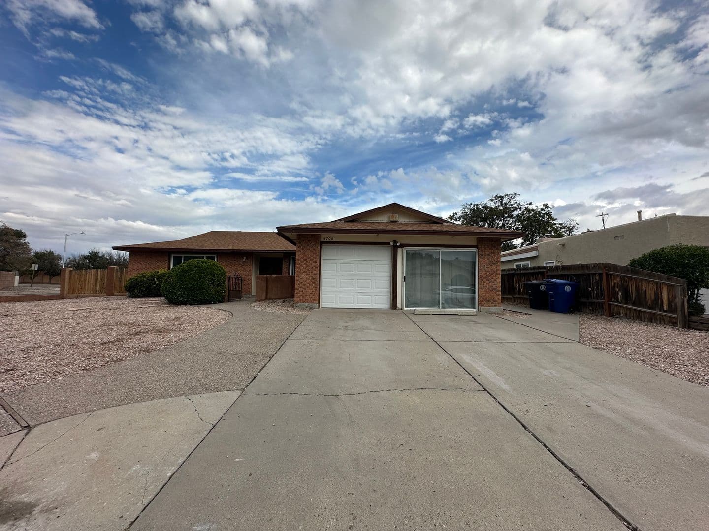 Albuquerque House: 5708 Tioga Road NW
