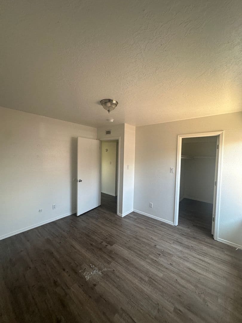 Albuquerque Apartment: 1237 B Menaul Blvd NW
