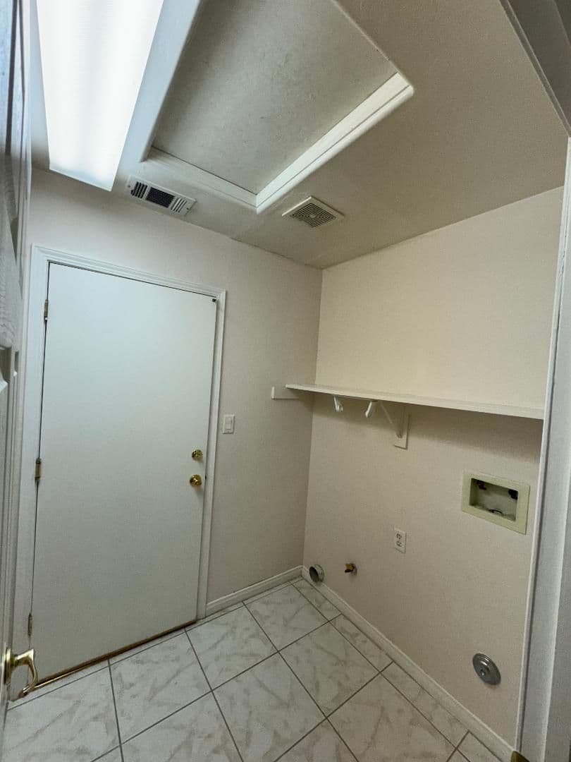 BAKERSFIELD Apartment: 8510 EAGLES LANDING