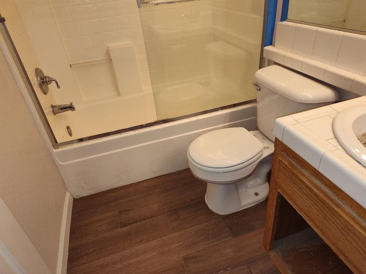 BAKERSFIELD Apartment: 8510 EAGLES LANDING