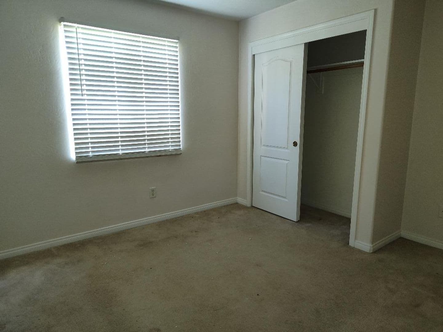 BAKERSFIELD Apartment: 8510 EAGLES LANDING