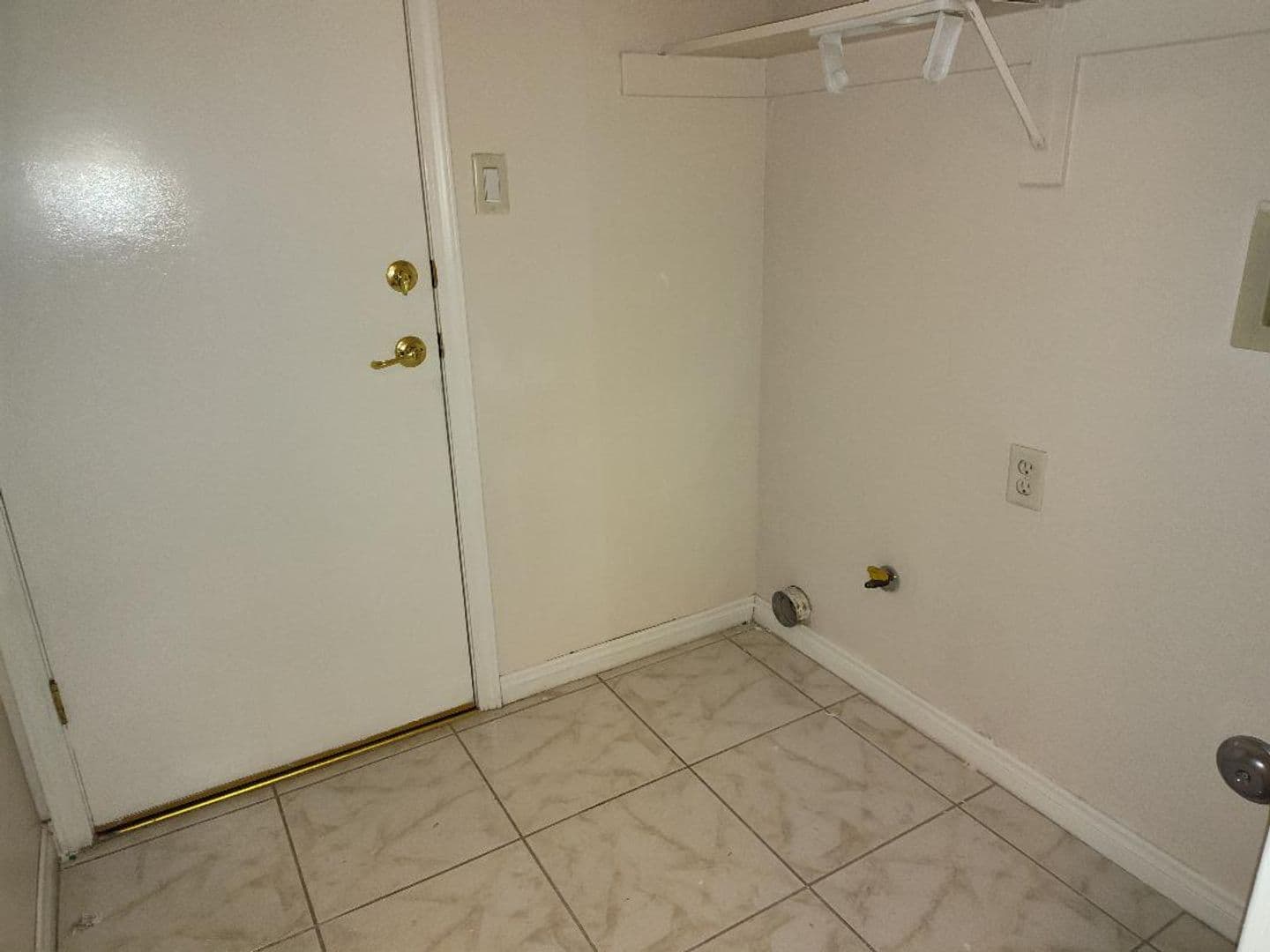 BAKERSFIELD Apartment: 8510 EAGLES LANDING