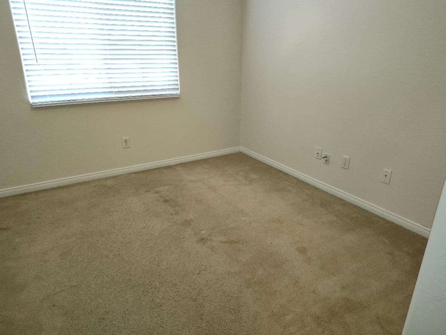 BAKERSFIELD Apartment: 8510 EAGLES LANDING