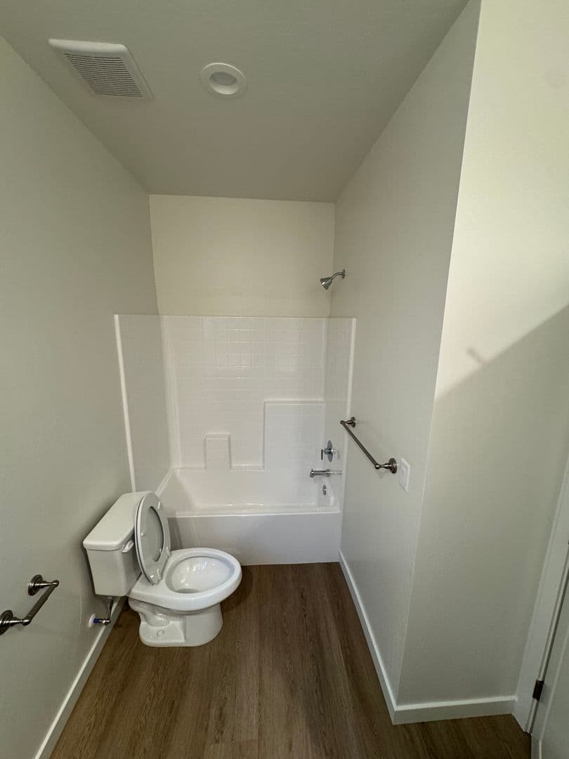 BAKERSFIELD House: 12714 GRAHAM CT