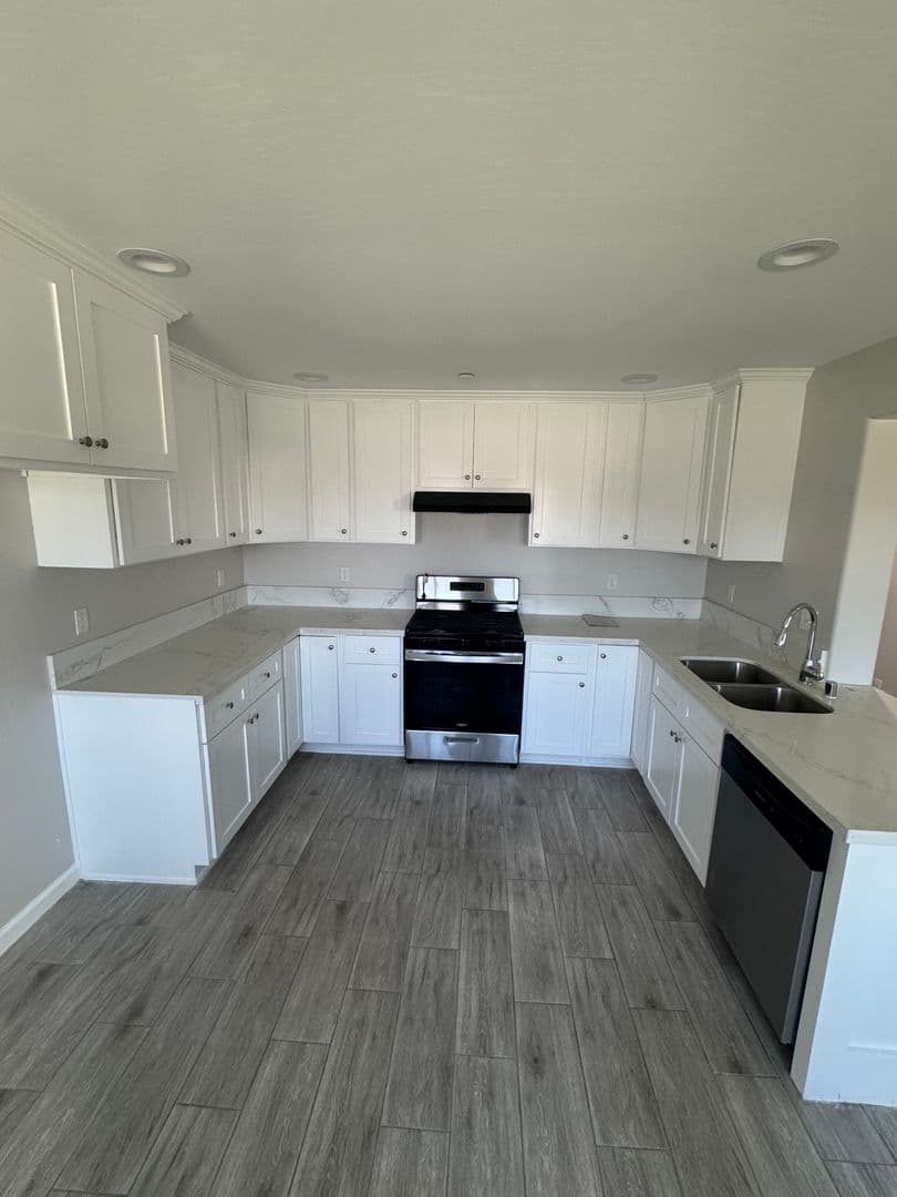 BAKERSFIELD Apartment: 1627 VIRGINIA AVE