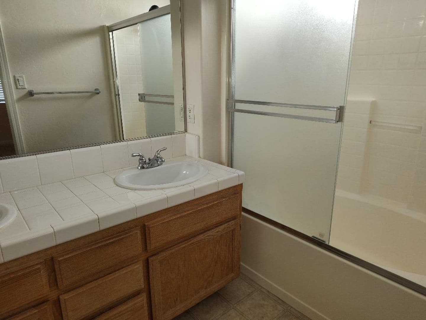 BAKERSFIELD Apartment: 8510 EAGLES LANDING
