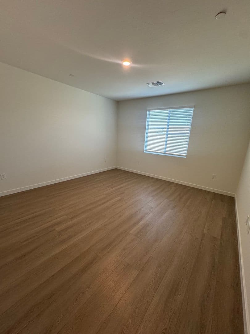 BAKERSFIELD House: 12714 GRAHAM CT