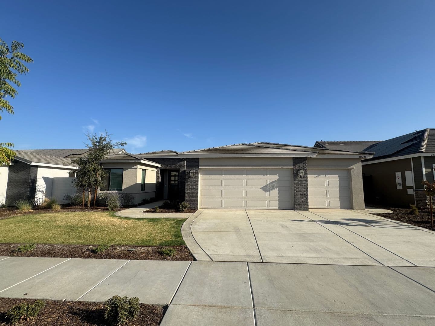 BAKERSFIELD House: 12714 GRAHAM CT