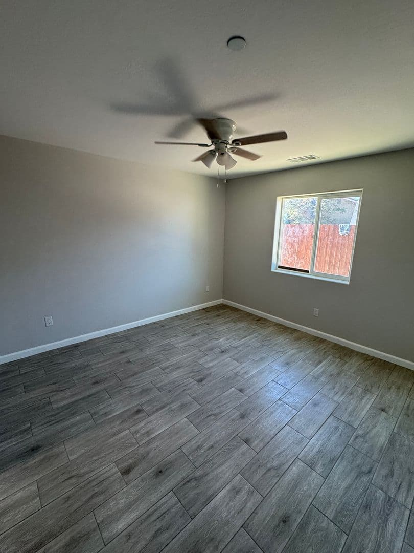 BAKERSFIELD Apartment: 1627 VIRGINIA AVE