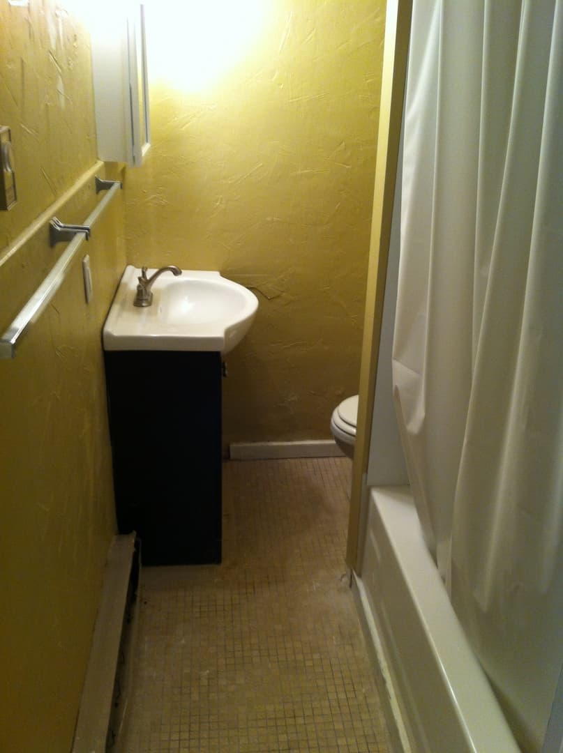 Lafayette Apartment: 1115 Main Street