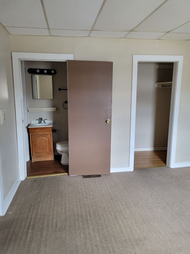 Delphi Apartment: 221 S. Washington Street