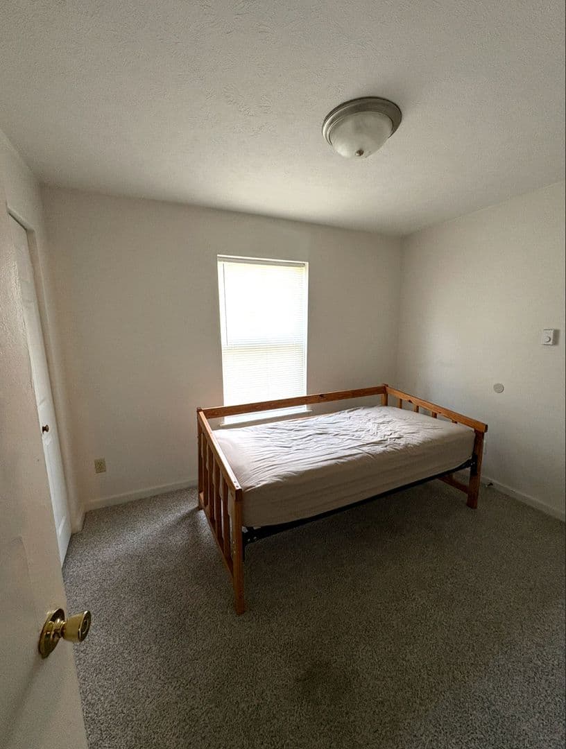 Lafayette Apartment: 233 S 4th