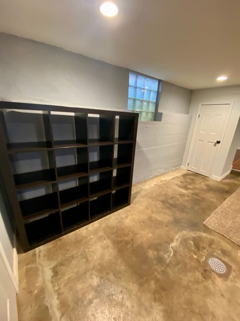 Lafayette Apartment: 617 New York St - Basement