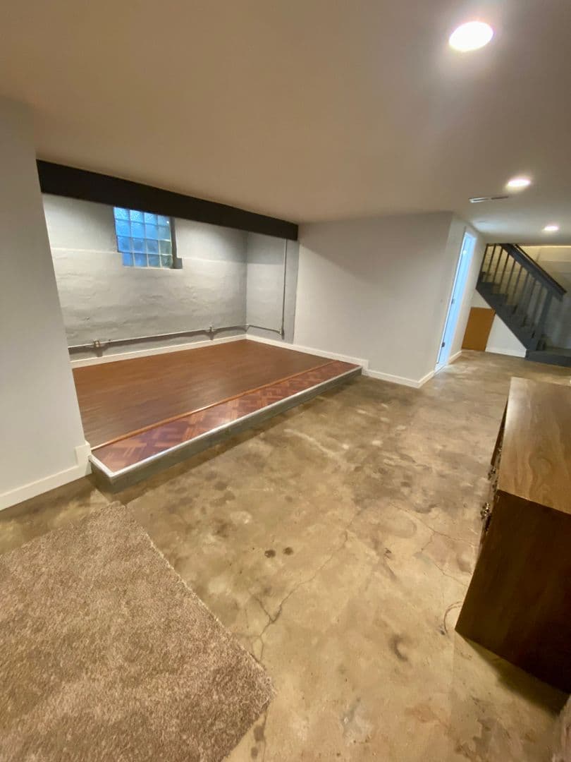 Lafayette Apartment: 617 New York St - Basement