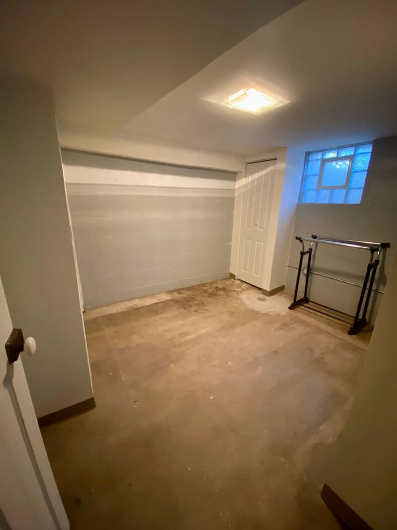 Lafayette Apartment: 617 New York St - Basement