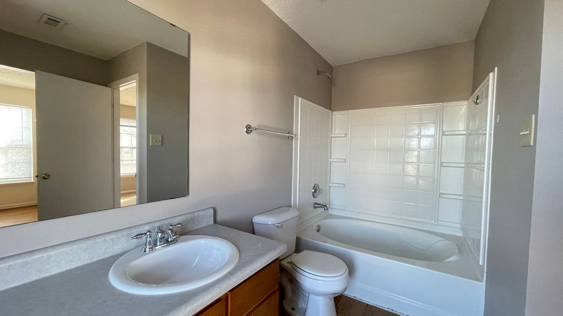 Lafayette House: 4113 Doten Dr