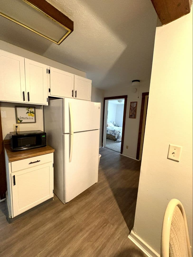 Lafayette Apartment: 233 S 4th