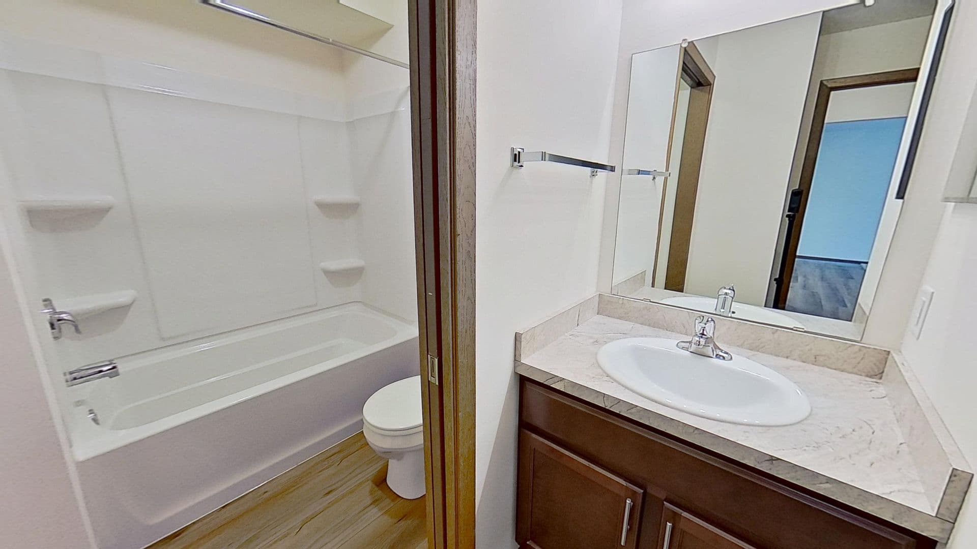 Menomonee Falls Apartment: N83 W13704 Fond du Lac Ave