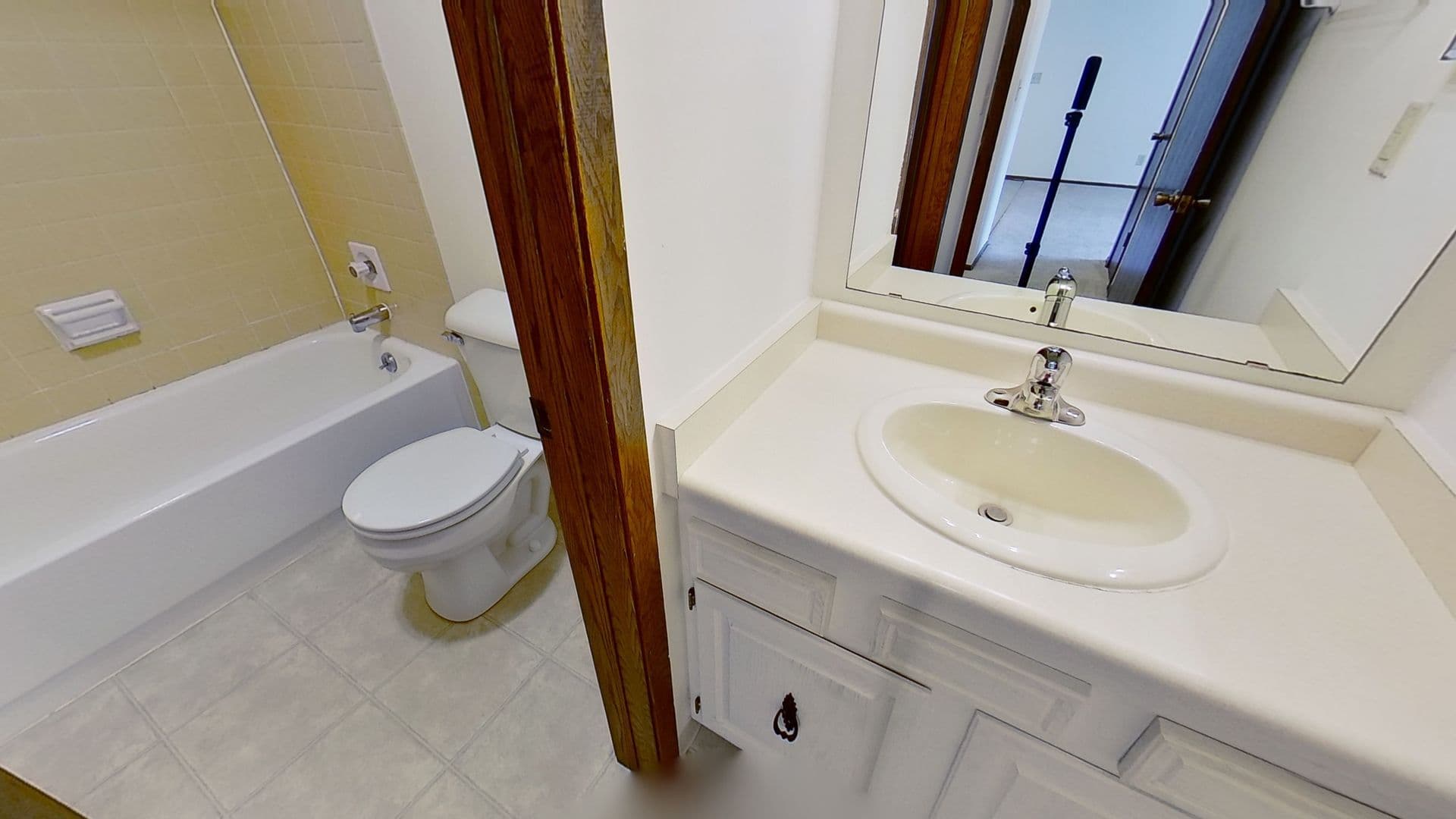 Menomonee Falls Apartment: N76 W14601 Market Drive